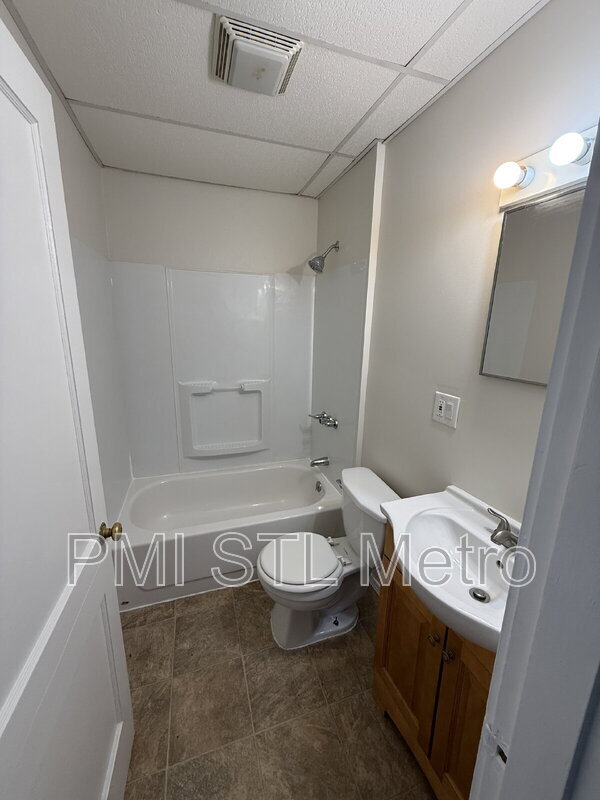 Building Photo - 3885 Meramec St