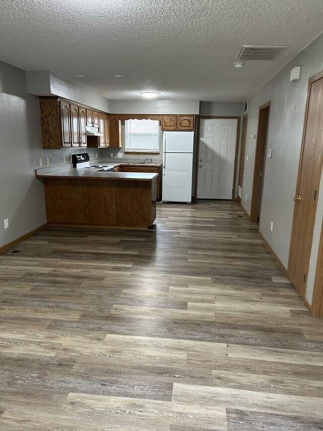 Building Photo - 812 E Jackson St