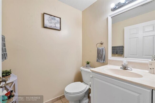 Building Photo - 9090 NW 40th Pl