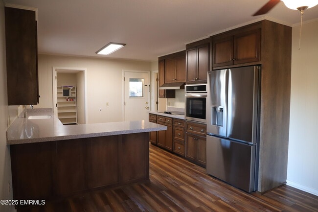 Building Photo - 607 Sookalena St