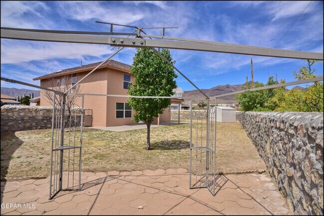 Building Photo - 4613 Robert Holt Dr