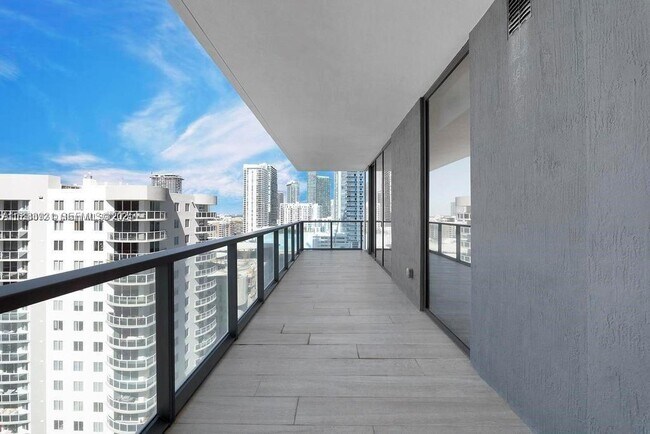 Building Photo - 788 NE 23rd St