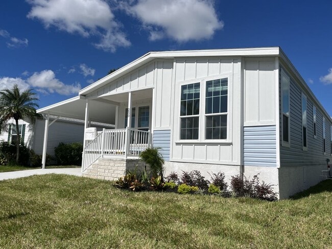 Building Photo - 250 Bimini Cay Cir