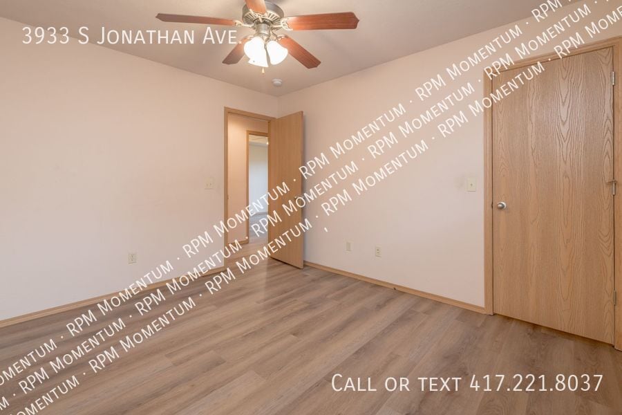 Building Photo - 3933 S Jonathan Ave