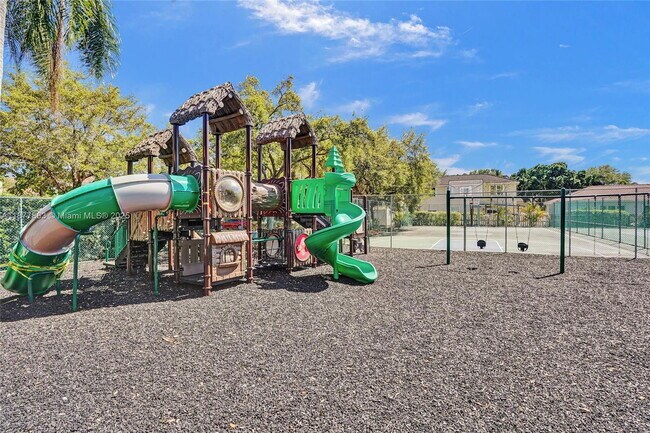 Building Photo - 3381 SW 51st St