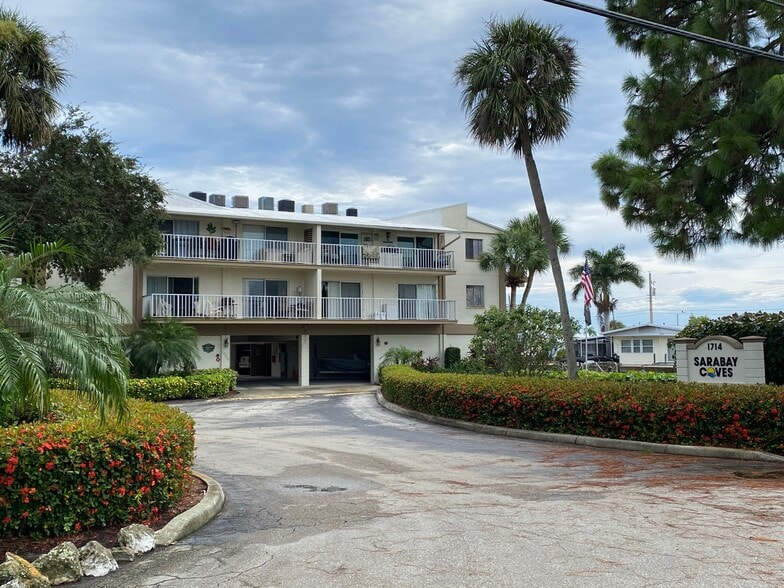 SaraBay - 1714 69th Ave W