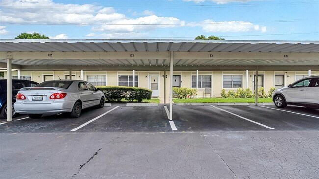 Building Photo - 706 Green Valley Rd