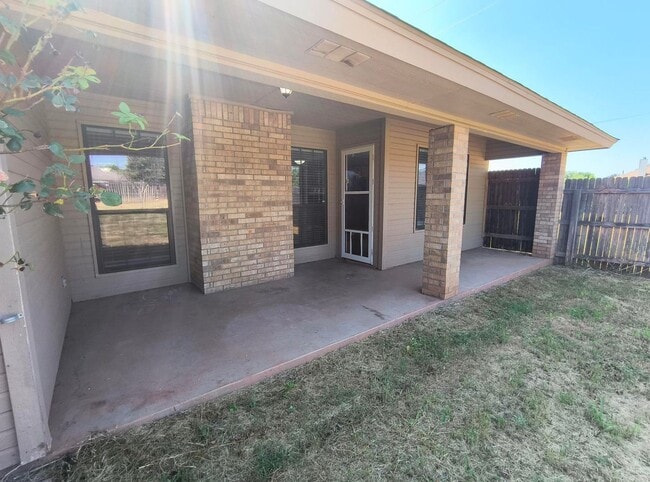 Building Photo - Beautiful 3 bedroom and 2 bath in a Quiet Cul-de-Sac in the Bluffs!