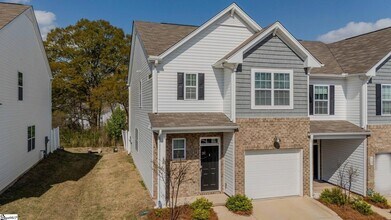 Building Photo - 14 Loebner Ln