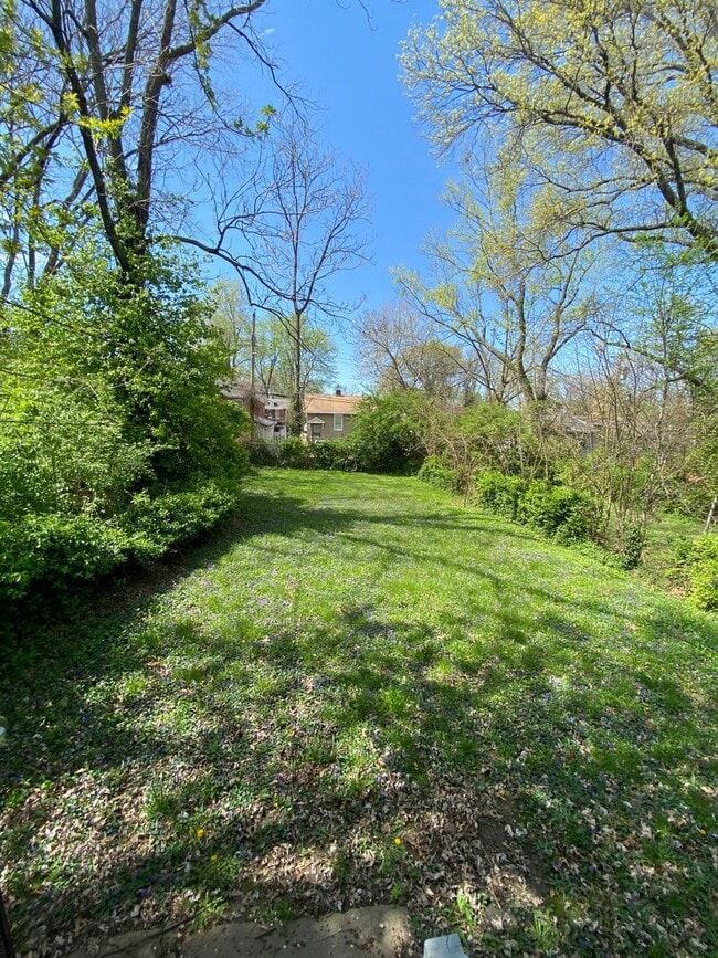 Building Photo - Charming 3 Bedroom Home!