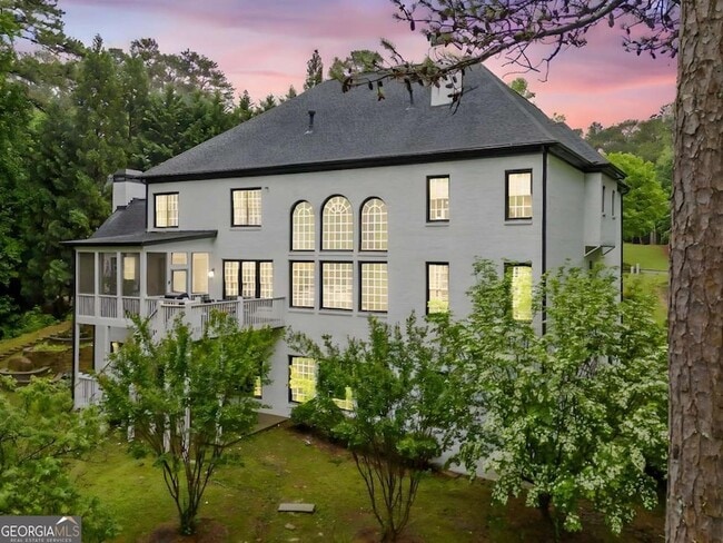 Building Photo - 882 Hallbrook Ln