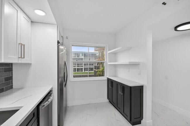 Building Photo - 896 N Federal Hwy