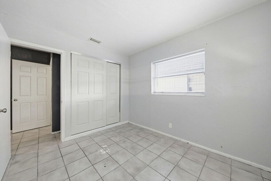 Building Photo - 1439 NW 8th Ave