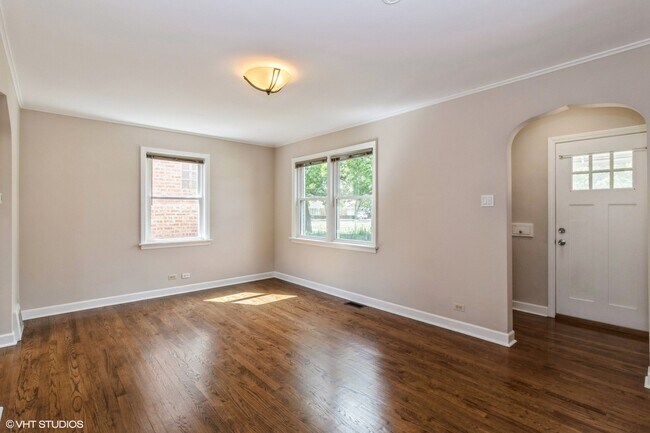 Building Photo - 5111 N Newland Ave