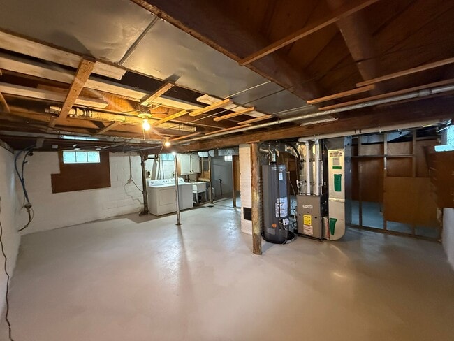 Building Photo - 2311 N Averill Ave