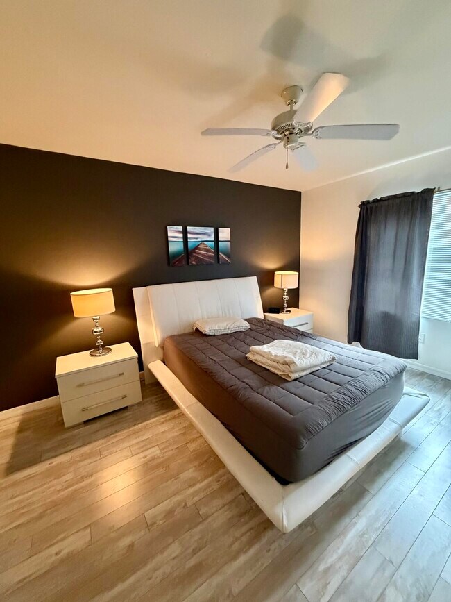 Building Photo - 6521 Emerald Dunes Dr