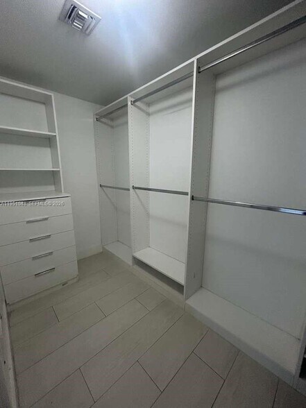 Building Photo - 16385 Biscayne Blvd