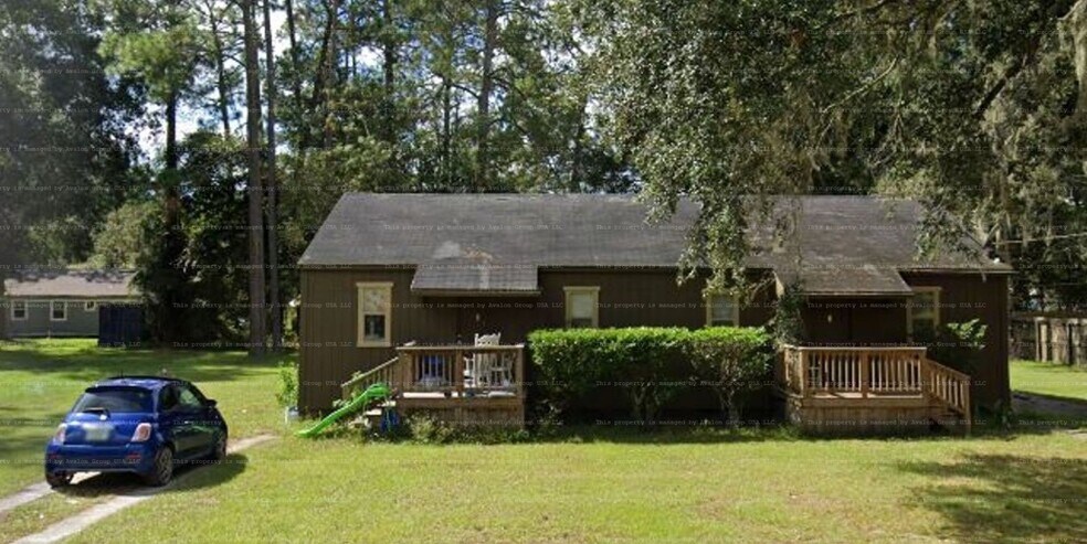 Building Photo - 306 Celery Ave S
