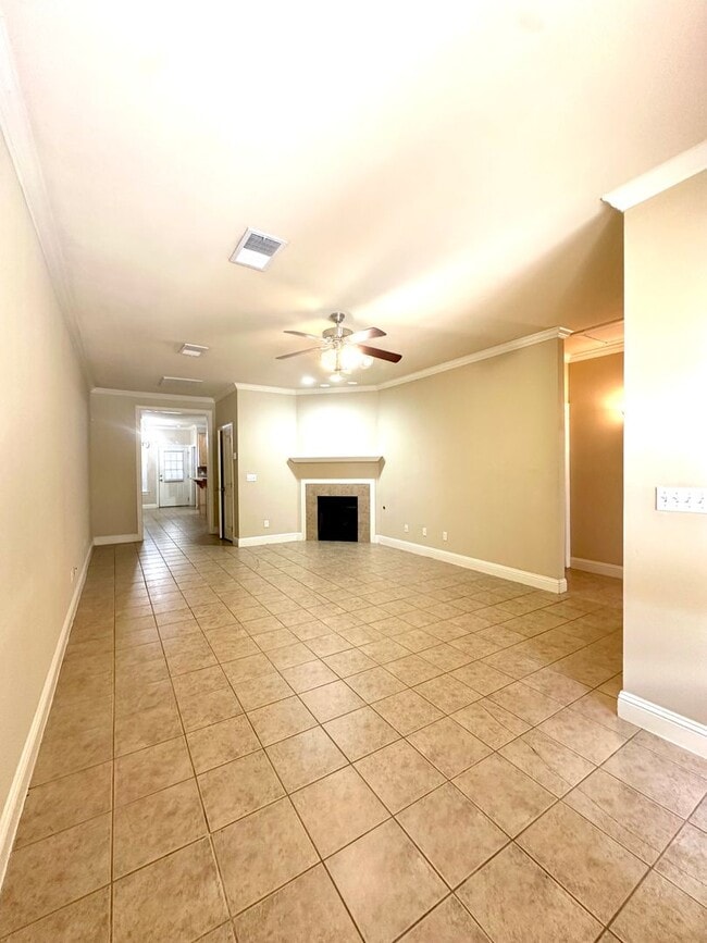 Building Photo - Summerwood Villas 3BR 2BA