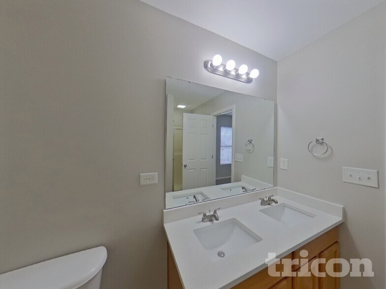 Building Photo - 3728 Charterhall Ln