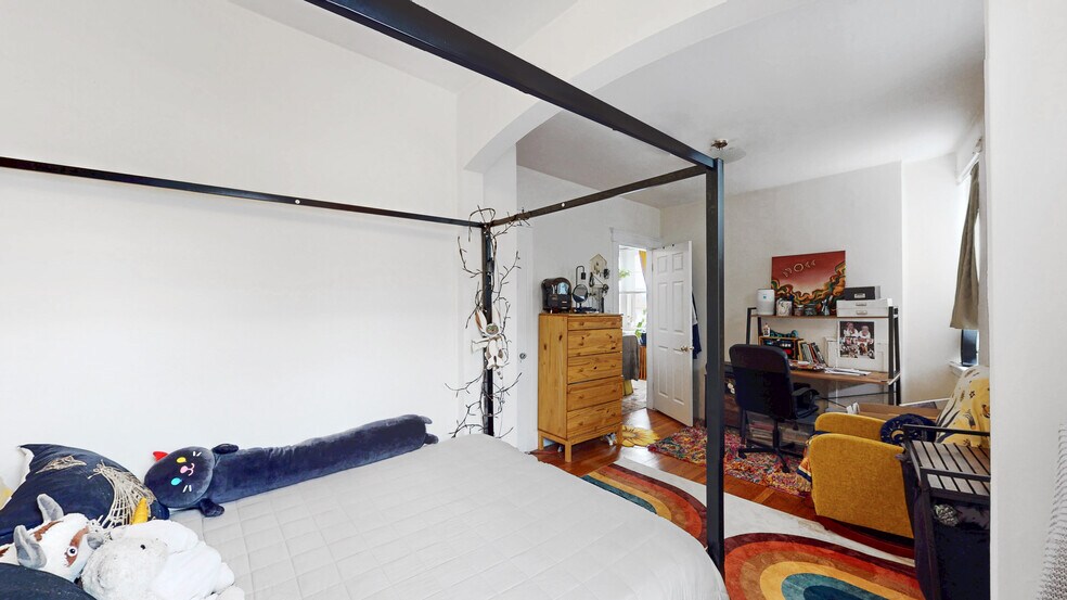 Building Photo - 15 Governors Ave