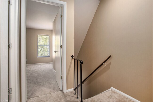 Building Photo - 2 br, 1.5 bath Condo - 3577 Kenbrooke Ct