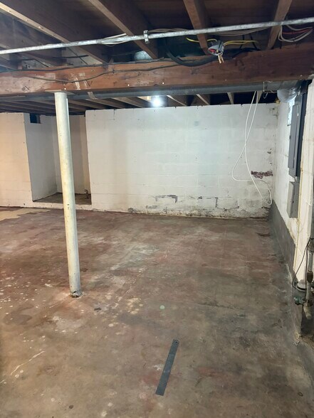 Building Photo - 1808 Eckener Dr