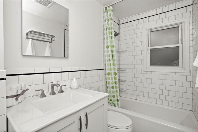 Building Photo - 36 Sherwood Dr