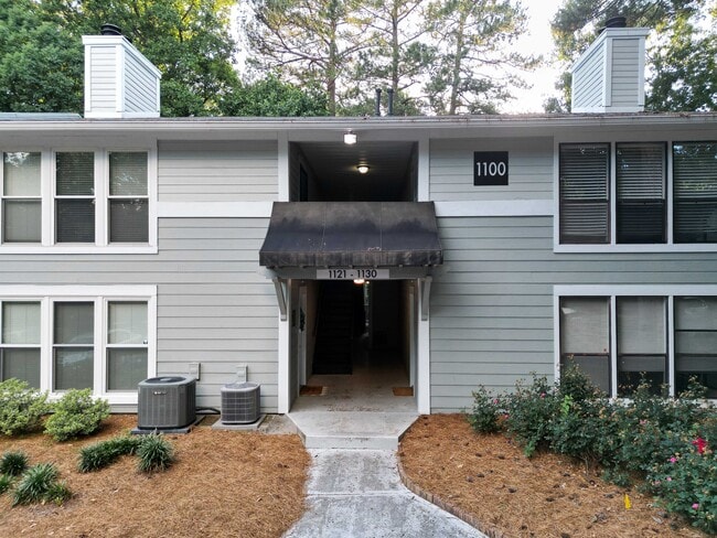 Building Photo - 1126 Summit North Dr NE
