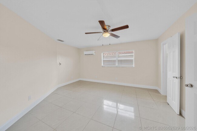 Building Photo - 4921 NW 39th St