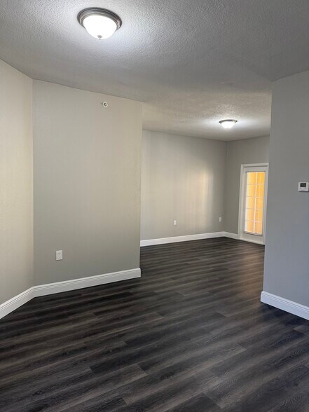 Building Photo - 10873 Windsor Walk Dr