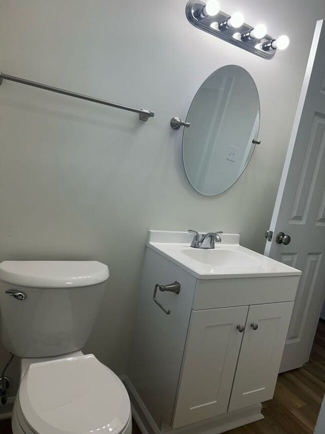 Building Photo - 1914 W Oakland-FULLY RENOVATED- 3 BEDROOM, 1 BATHROOM