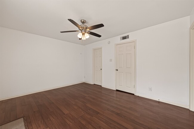 Building Photo - 2710 Mason St