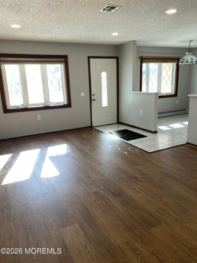 Building Photo - 7 Madras Ct