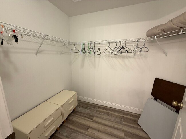 Building Photo - 26699 Little John Ct