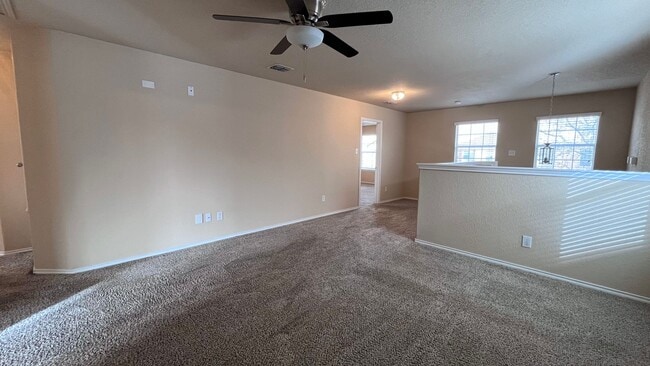 Building Photo - * Make this spacious home in Helotes off B...