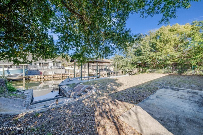 Building Photo - 205 Sunset Ln