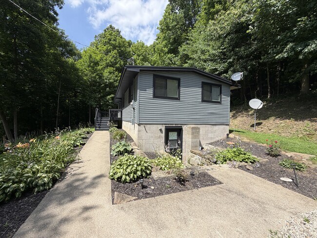 Building Photo - 1600 OH-60