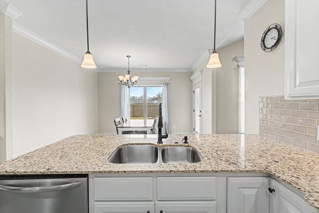 Building Photo - 4 bedroom 2 bath Praire Grove Home! Upgrades Galore!