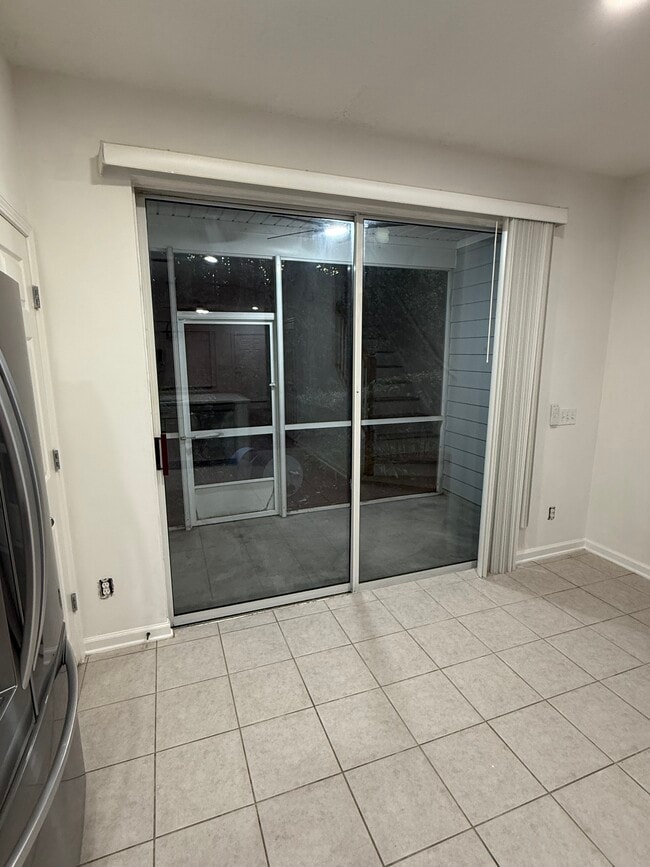 Building Photo - 3530 Summerlin Ln N