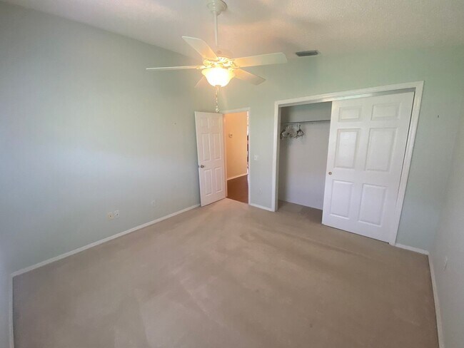 Building Photo - Lovely and Spacious Unfurnished, 2 + 2 Pat...