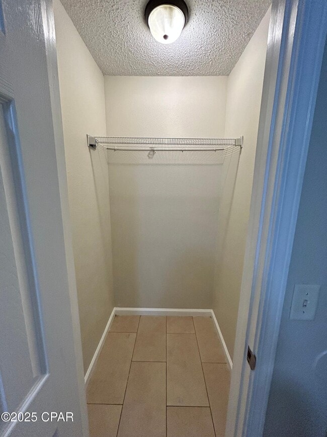 Building Photo - 3914 E 11th St