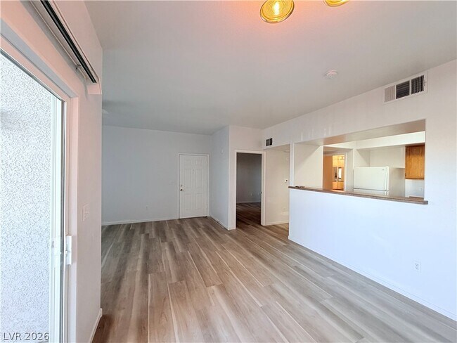 Building Photo - 7255 W Sunset Rd