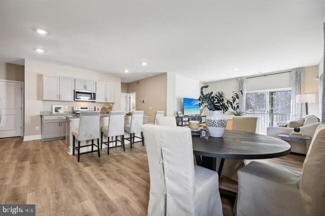 Building Photo - 112 Charing Cross Dr