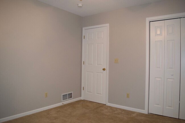 Building Photo - Great 3 Bed 2 Bath House In Ashland MO!