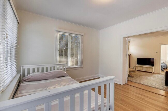 Building Photo - 1632 Wesley Ave