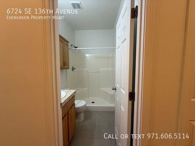 Building Photo - 6724 SE 136th Ave