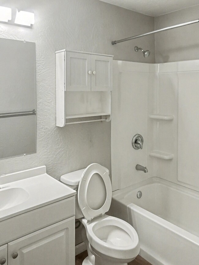 Building Photo - 131 Sorcerer Ct