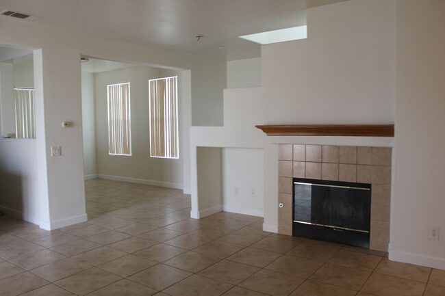 Building Photo - 13289 Coffeetree St