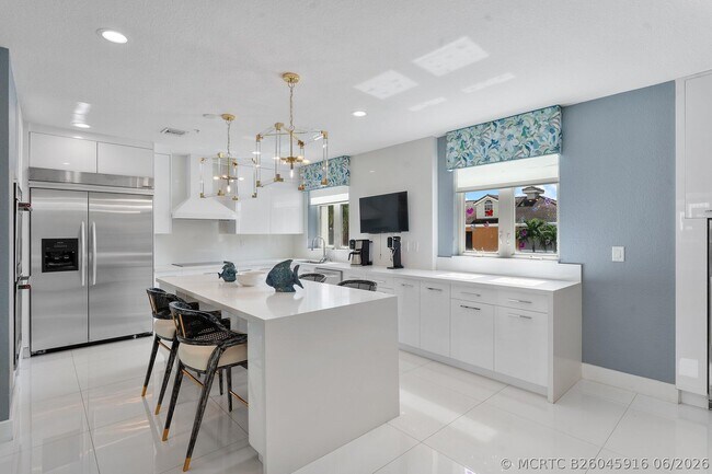 Building Photo - 57 Isle of Venice Dr